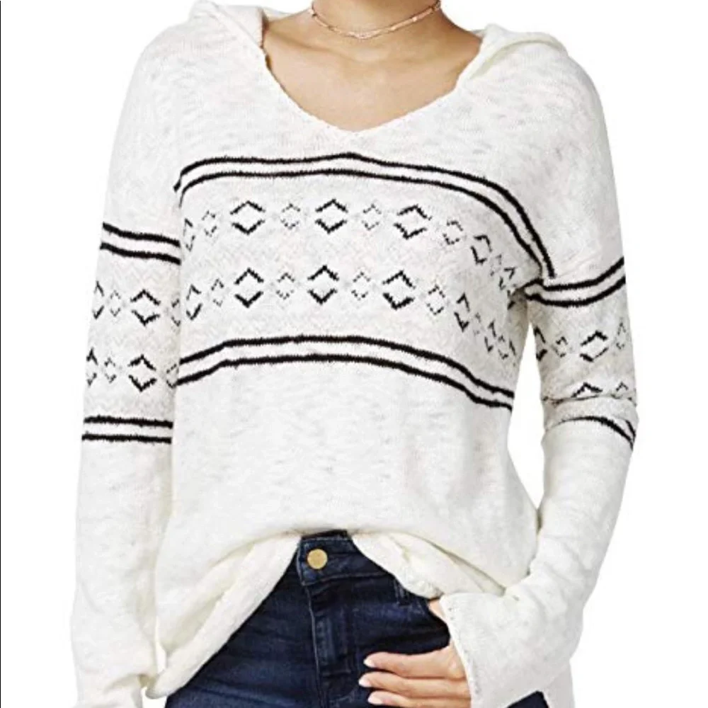 EMBROIDERED HOODED PULLOVER SWEATER